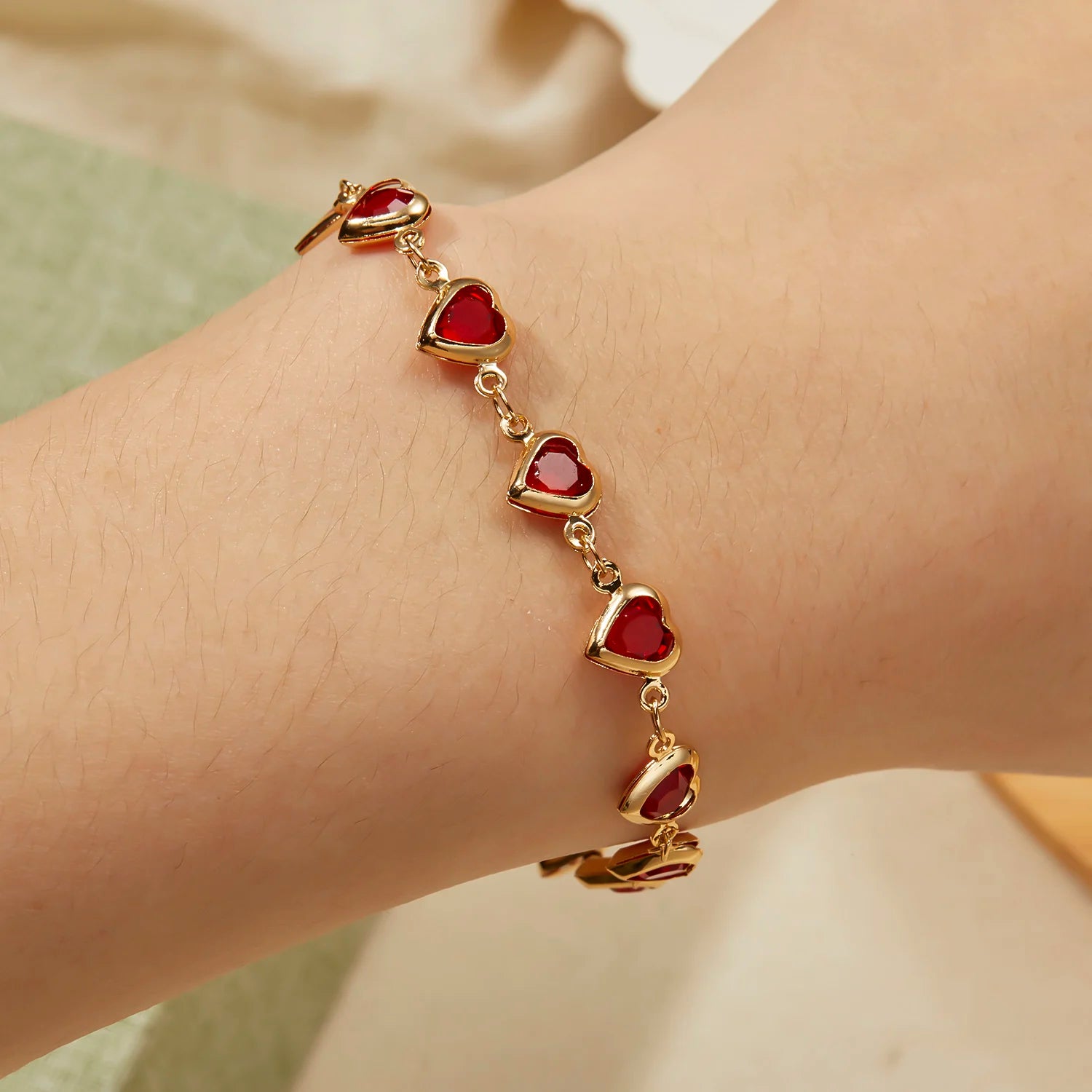 Elegant Red Crystal Zircon Metal Chain Bracelets for Women Korean Colorful Heart Bracelets Party Wedding Girl Wrist Jewelry Gift